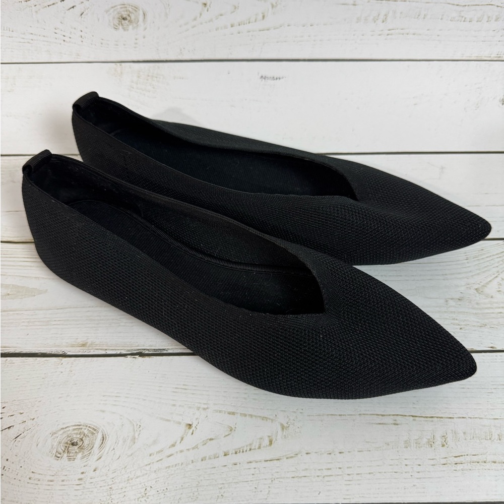 Super comfy black Flats!